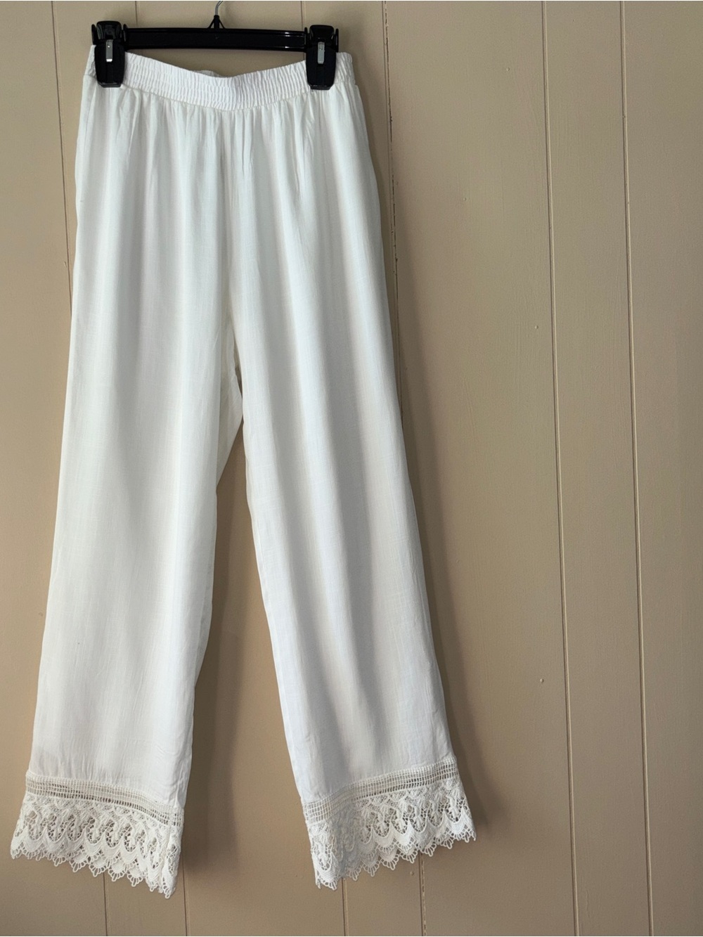 White Cropped Lace-Hem Women's Pants Size S NWT